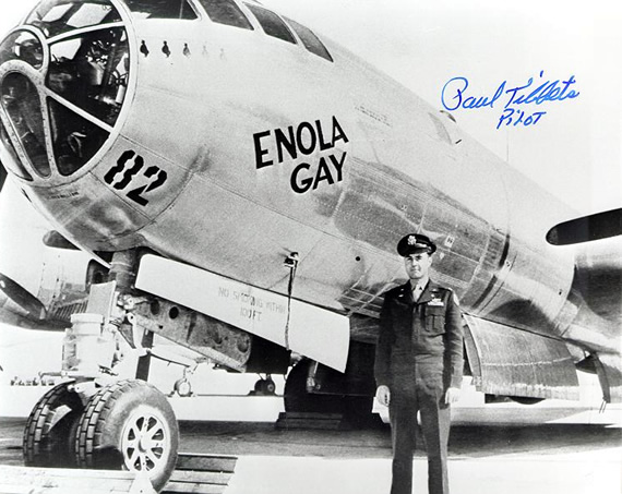 Paul W. Tibbets voor Elona Gay