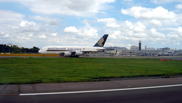 Airbus A380 in Narita (NRT-RJAA)