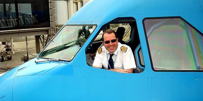 A340 sliding cockpit window