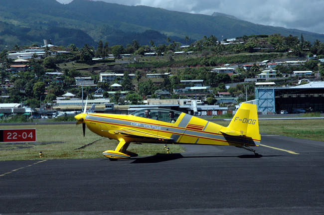 Vertrek Jan in de Extra 200 van C3P