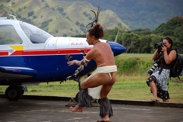 Doop van vliegtuig met vogeldans