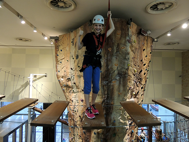 Sara bij AdventureHQ Dubai