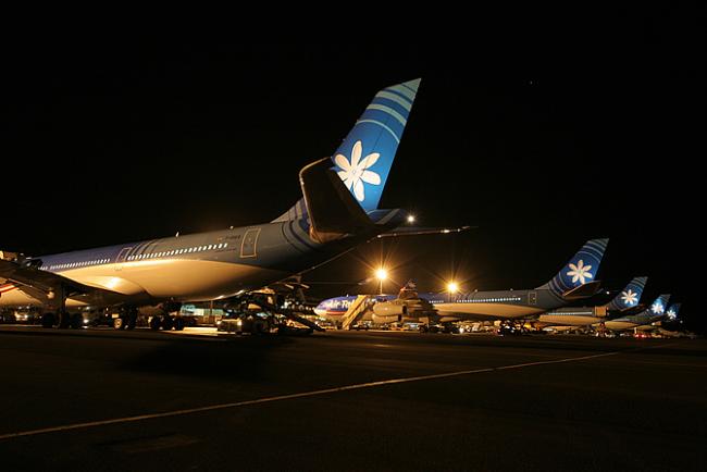 5 avions de Air Tahiti Nui sur le tarmac à Papeete