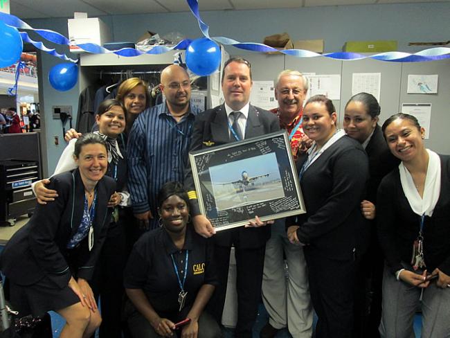 LAX crew gift (Sam Chui photo)