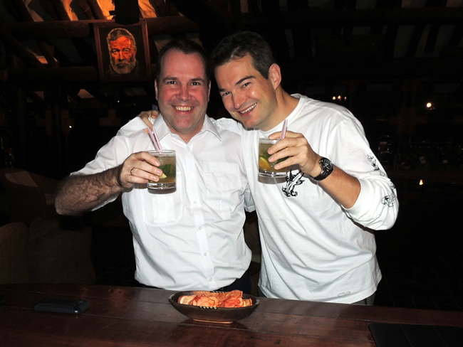 Jan en Joel Gans in Safari Park Hotel, Nairobi, Kenya