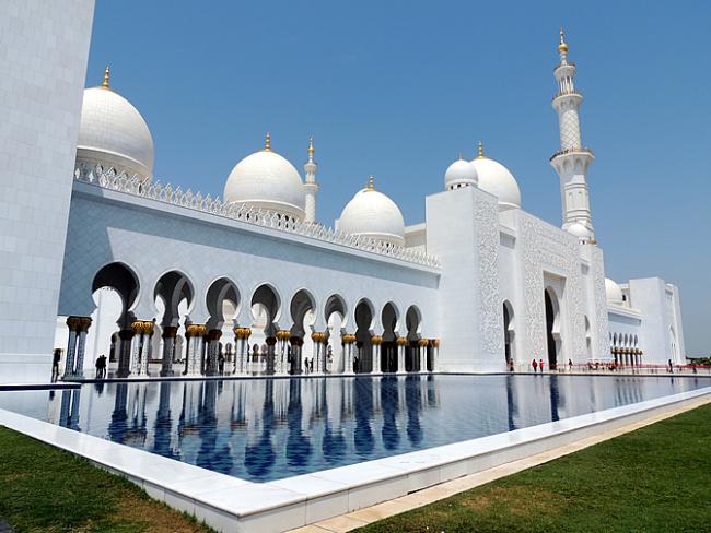 Sheikh Zayed Grand Mosque in Abu Dhabi
