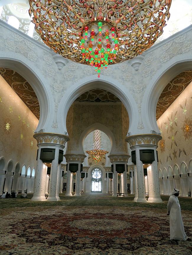 Sheikh Zayed Grand Mosque in Abu Dhabi