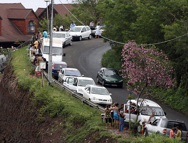 Tsunami alarm in Tahiti