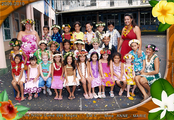 Klasfoto SM in N.D.A. met juf Anne-Marie