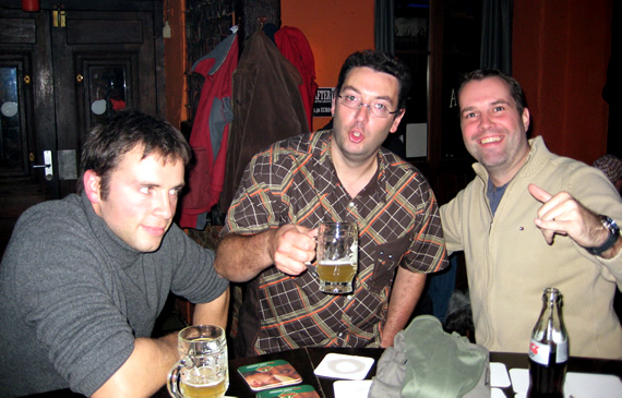 Bart, Carl en Jan in de Patria, Tienen