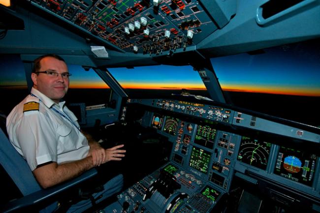 A340 cockpit bij zonsopgang
