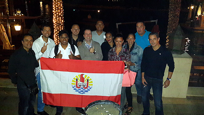 Air Tahiti Nui crew op bezoek in Madinat Jumeirah (Dubai)