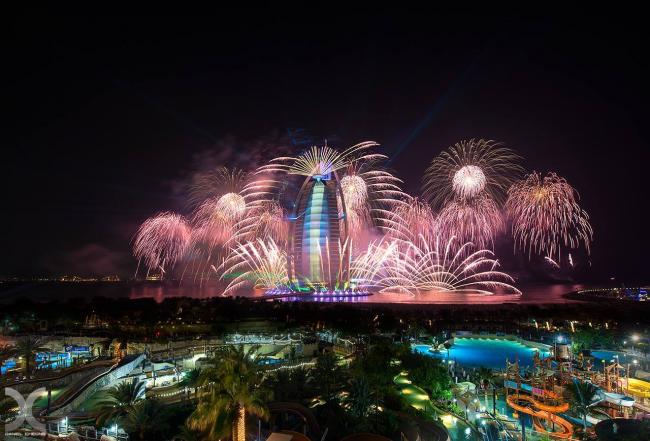 Burj Al Arab vuurwerk tijdens UAE National Day